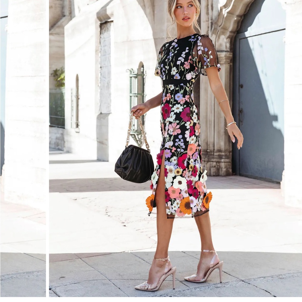 Vici Georgina floral appliqué midi dress nwt size medium